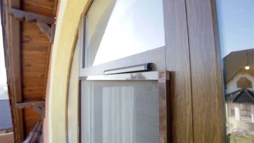 Металевий віконний провітрювач. Широка гама кольорів. Монтаж.