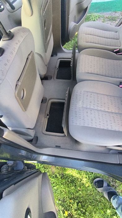 Продаєть авто Renault Scenic Megane 2006 року газ/бензин. 7 місць 205т пробіг.
