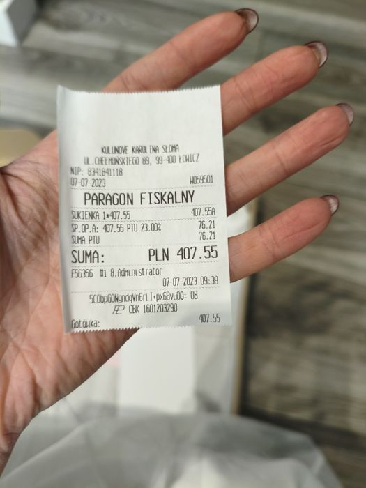 Biała sukienka ślubna