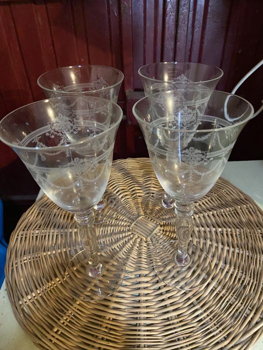 Copos de pé alto vidro