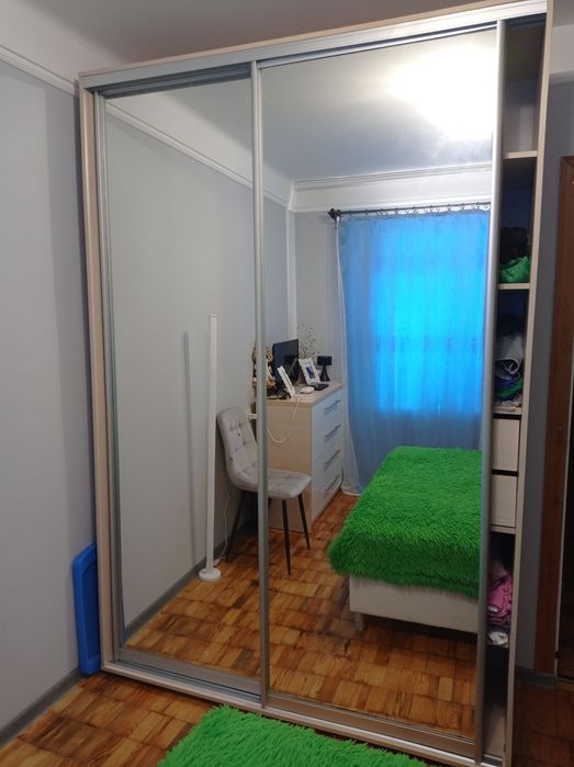 Продам шкаф купе б/ у, двери зеркало, светлое дерево!