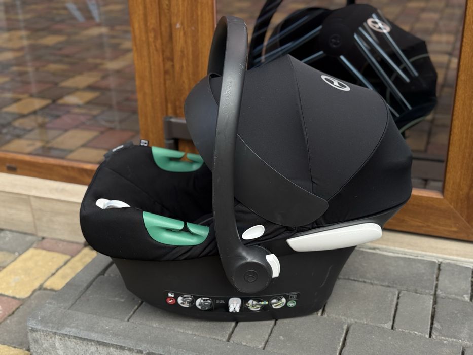 Автолюлька / автокрісло Cybex Aton B2