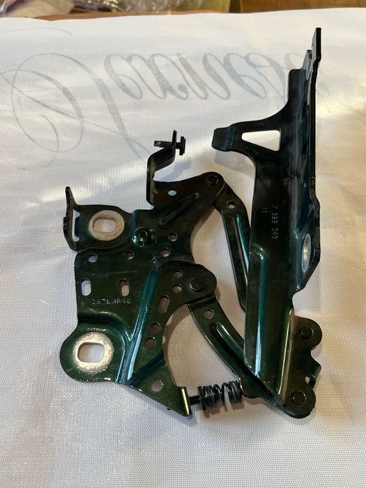 Петля завіса капоту права Mini Cooper F55, F56, F57