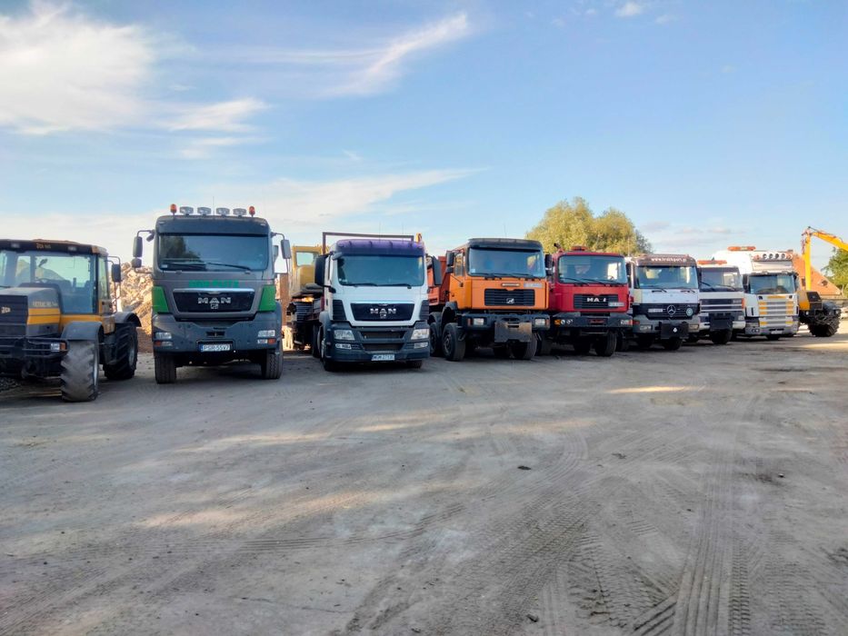 Transport Wywrotką Czteroosiową Naczepą Wanną Wywrotki Usługi Wozidłem