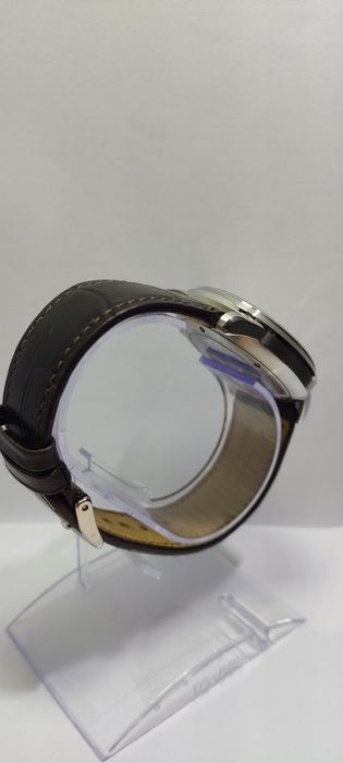 *93* 
Zegarek męski Zeppelin Flatline