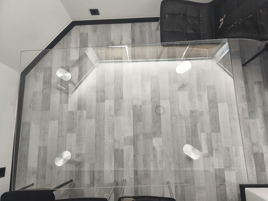 Mesa de jantar de vidro