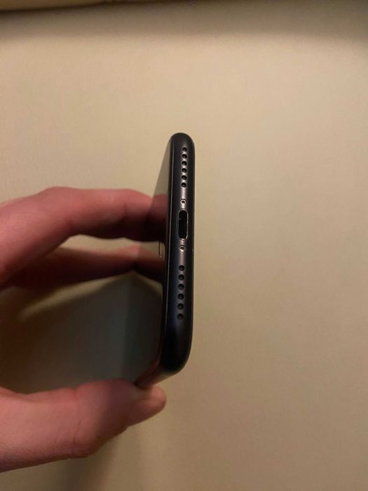 Iphone SE 2020 64gb neverlock ідеальний стан в оригіналі