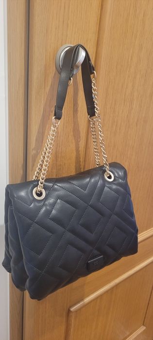 Mala Parfois em preto