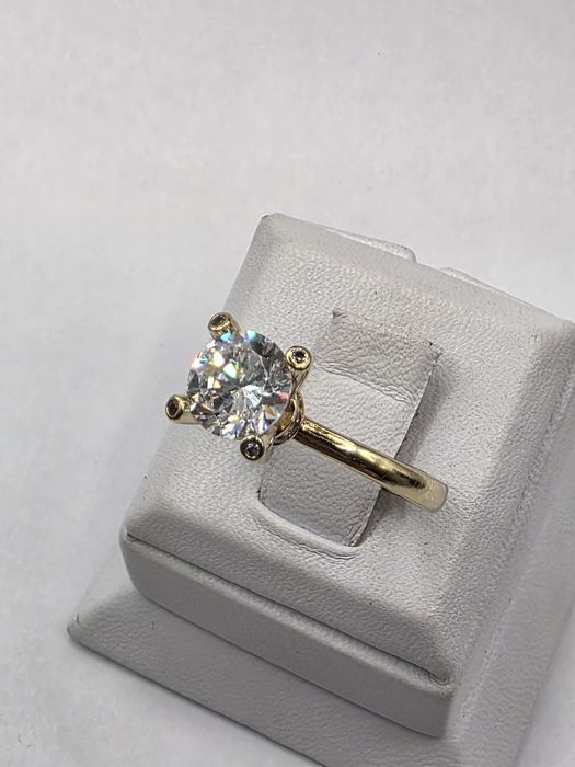 Золота каблучка 585