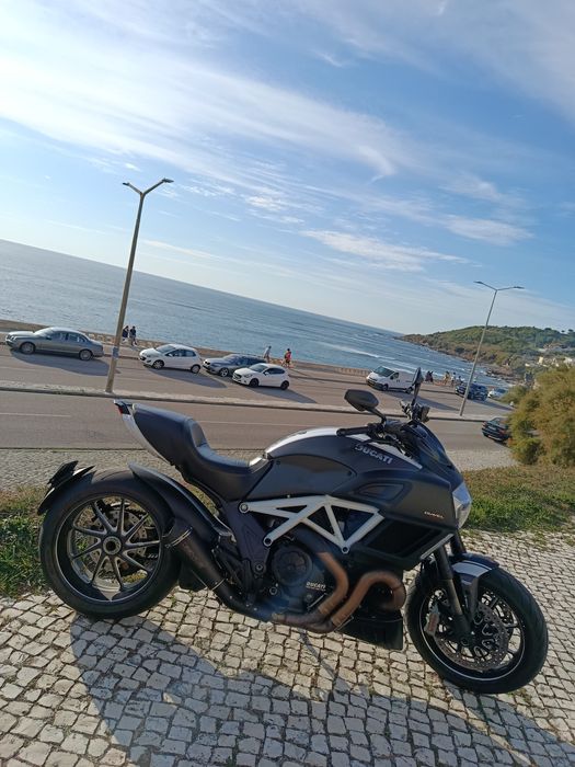 Ducati Diiavel white Carbon