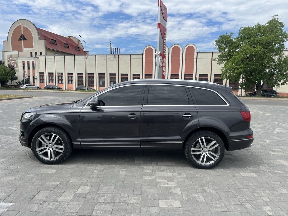 Автомобіль Q7 2010