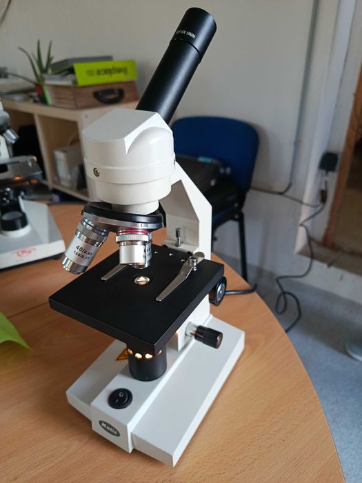 Microscópio Monocular - Motic SFC-100 Series