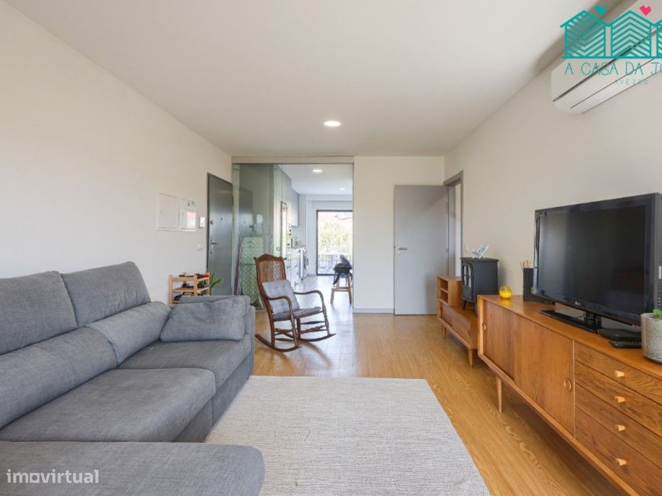 Apartamento T2 com Lugar de Garagem no Bairro do Liceu