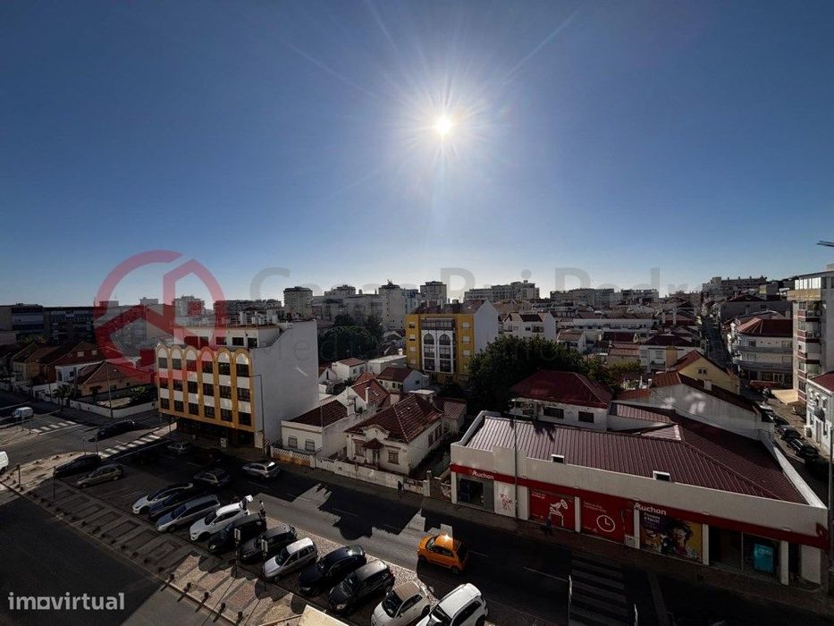 Apartamento T1 com parqueamento e elevador no centro da Costa da Ca...