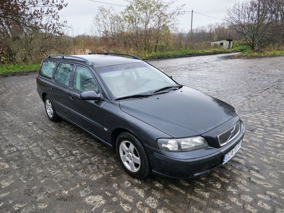 Sprzedam Volvo V70 z gazem 2.4 140