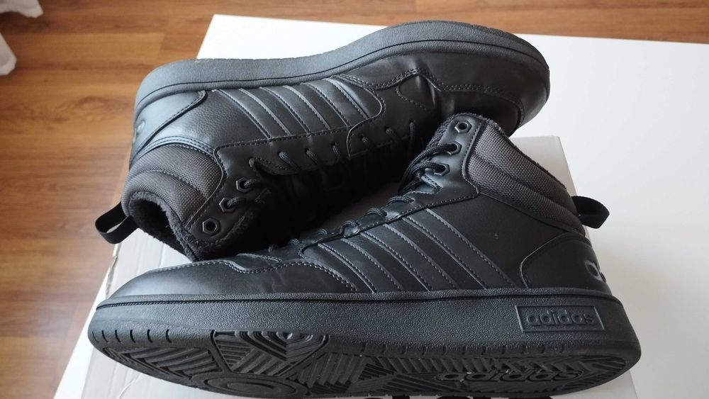 Buty Adidas "Hopps 3.0 Mid Wtr" rozmiar 10,5 na gwarancji.