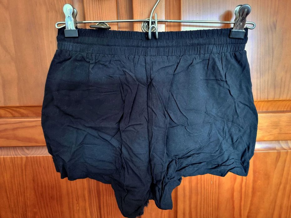 Calções pretos curtos Primark, tamanho 34