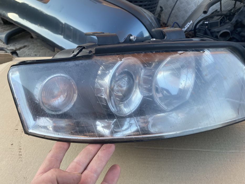 Audi a4 b6 lampa prawa przod