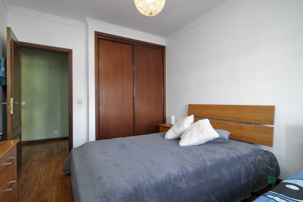 Apartamento T2 venda 260.000€ em Canelas - Vila Nova de Gaia com terraço e garagem fechada