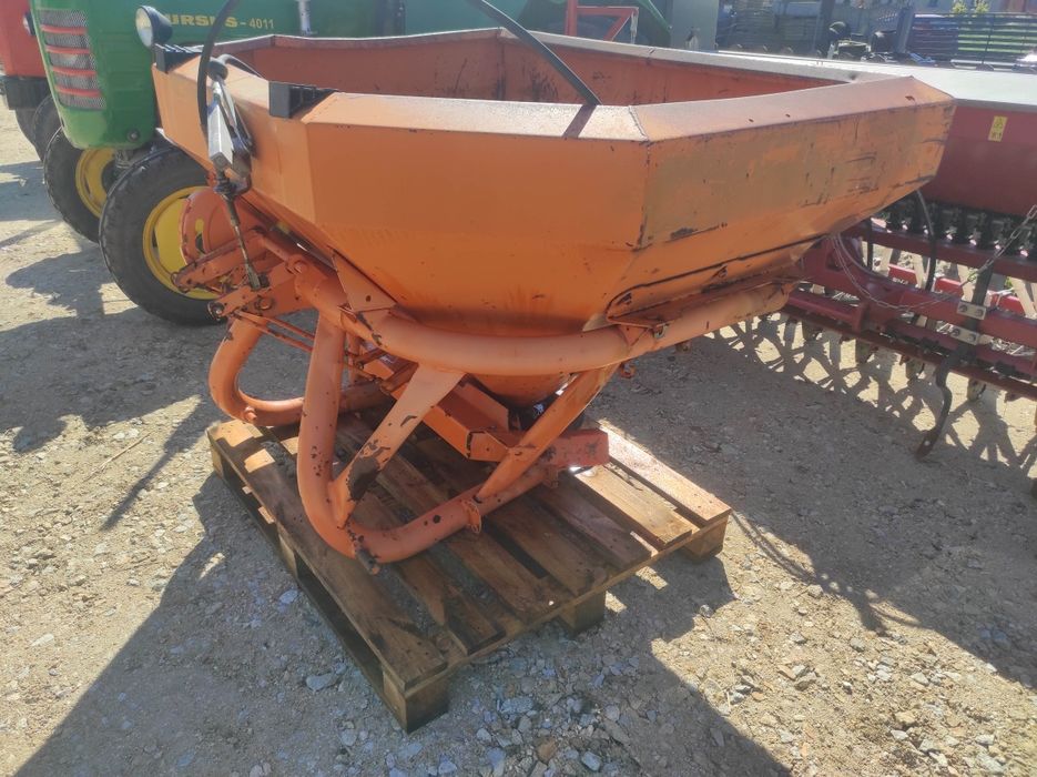 Rozsiewacz nawozów amazone zaf 600 800