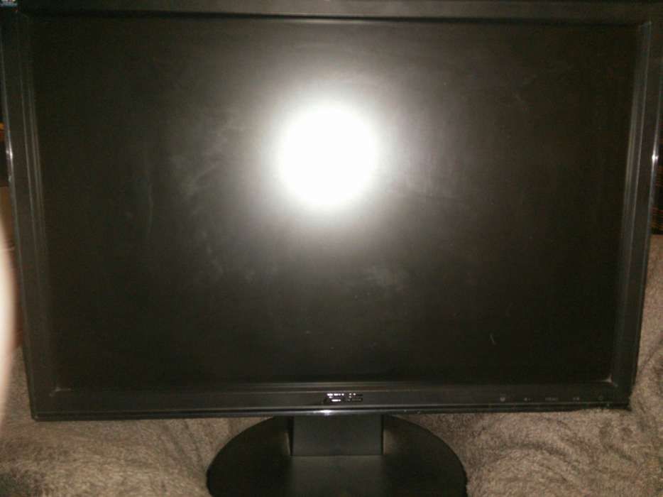 Monitor LCD Asus 19' VGA + Adaptador dvi ou hdmi