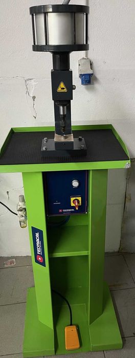 Prensa universal pneumática pica-pica para aplicação de molas a afins