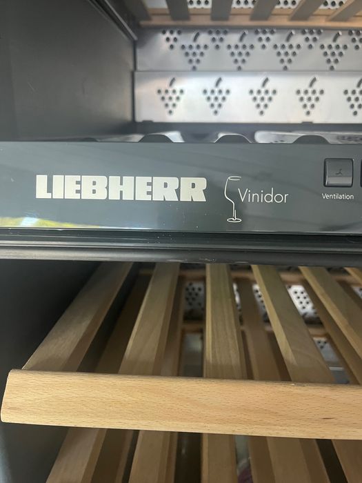 Frigorífico para vinho da marca LIEBHERR
