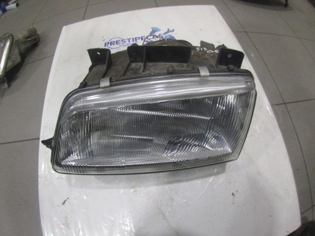 Ótica / farol esquerda PEUGEOT 405 I (15B)