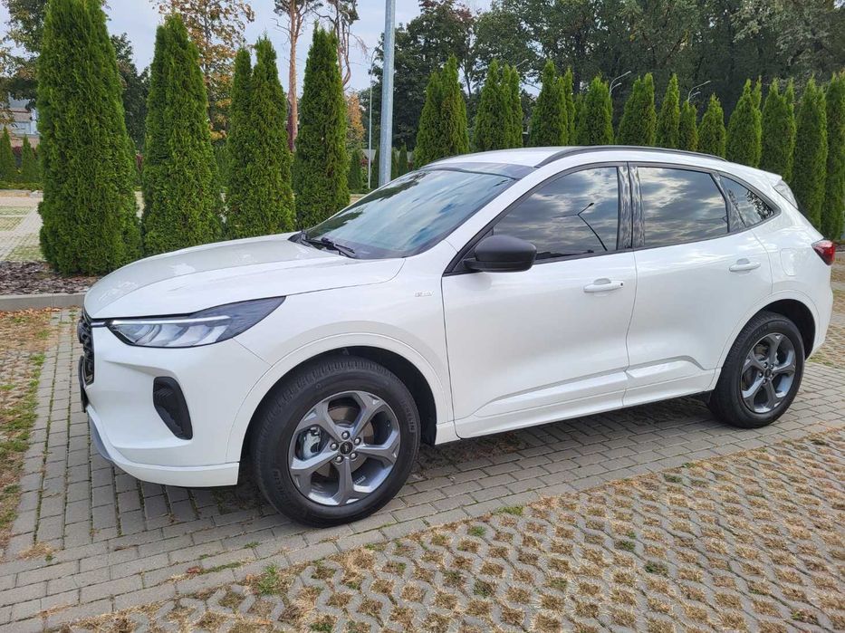 Власник ПРОДАМ Ford Escape 2024