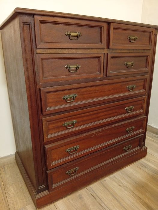 Cómoda em mogno  bom estado