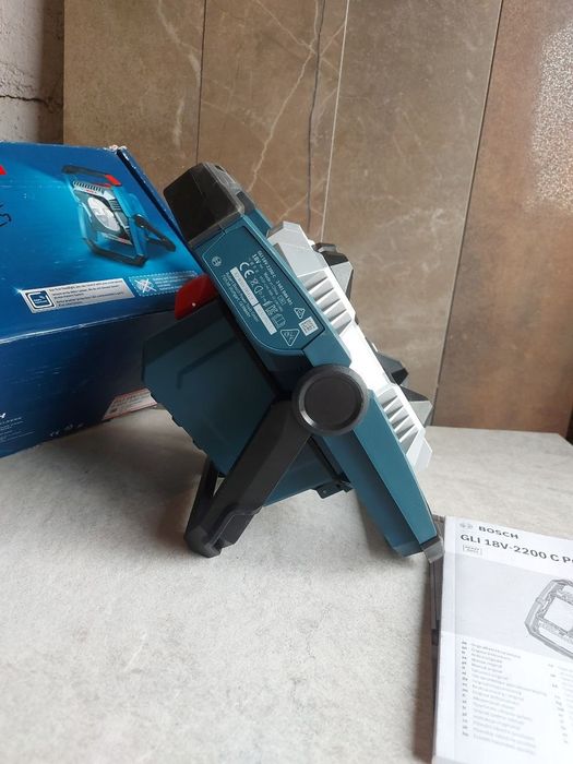 Продам фонарь строительный бош Bosch gli 18v 2200c