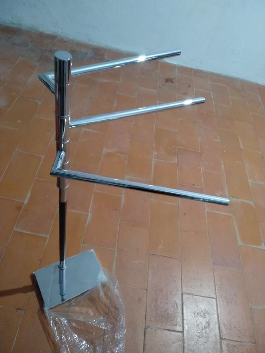 Porta toalhas metálico