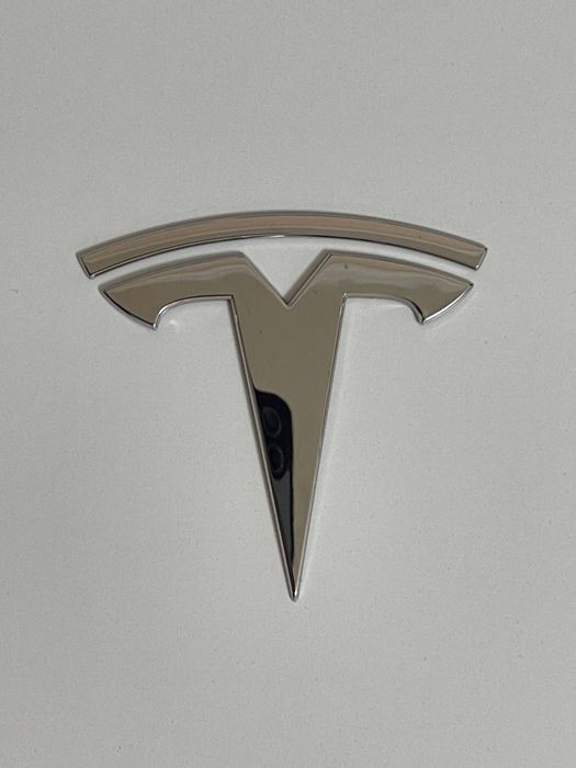 Оригінальний значок/емблема  Тесла модель 3