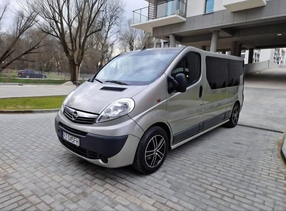 Wynajem bus 9 osobowy