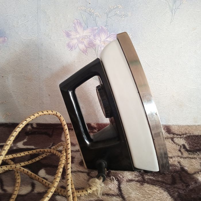 Утюг электрический ссср 1991г.