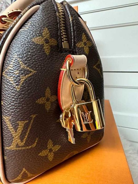 Louis Vuitton Speedy Bandouliere 20 Beige