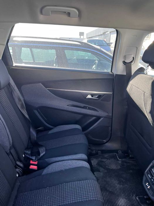Peugeot 5008 salvado