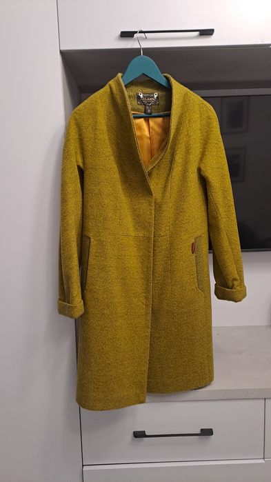 Пальто,колір-гірчичний,розмір С-М