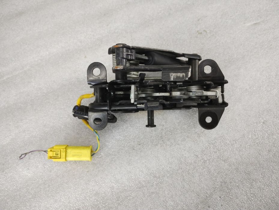 Zawias maski BMW F10 LCI Lewy Pirotechniczny Sprawny