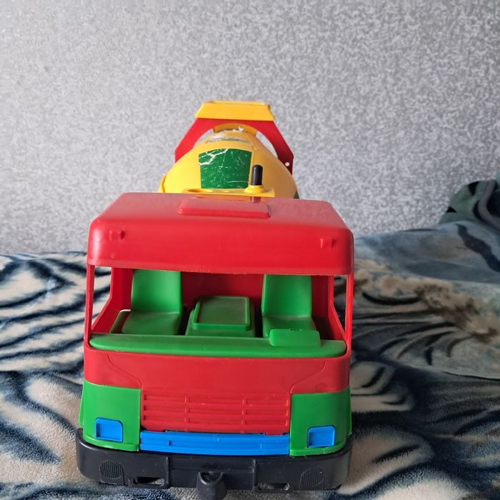 Дитяча бетономішалка