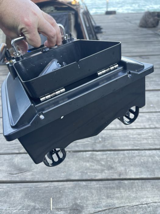 Лодка на радиоуправлении. Flytec V050.