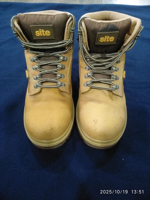 Продам ботинки 39роз.