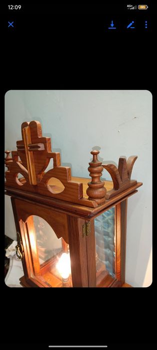 Oratório em madeira  feito artesanalmente   da sagrada família