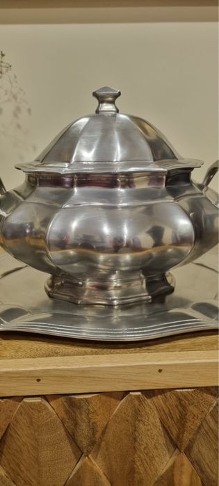 Terrina e prato em estanho puro ( 95 %)