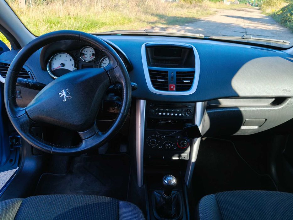 Peugeot 207 1.4 8V 75 KM