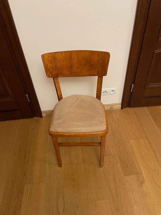 Krzesło tapicerowane PRL odnowione Vintage