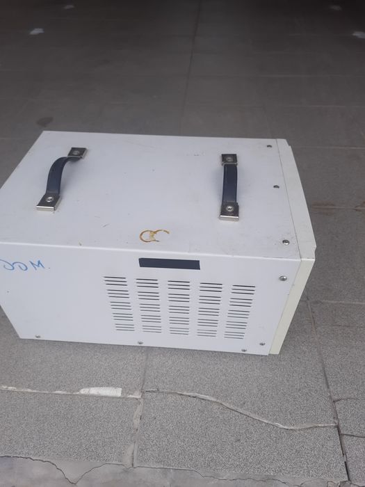 потужний стабілізатор напруги IDR-10KVA
