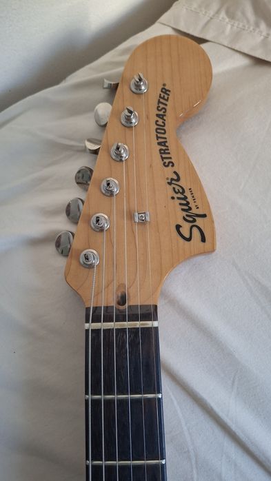 Guitarra Squier CV 70s Strat HSS