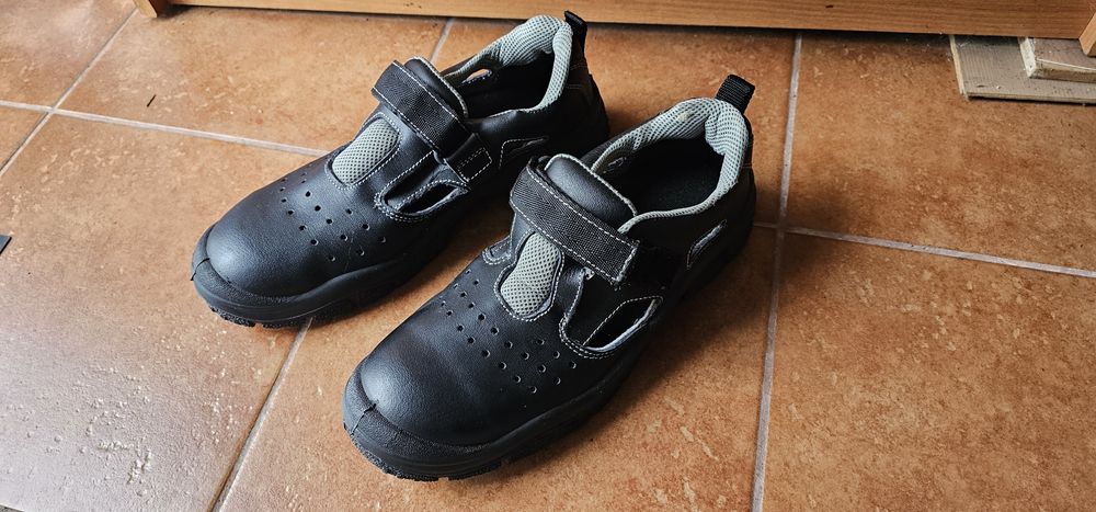 Sandały  ochronne FTG rozmiar 43