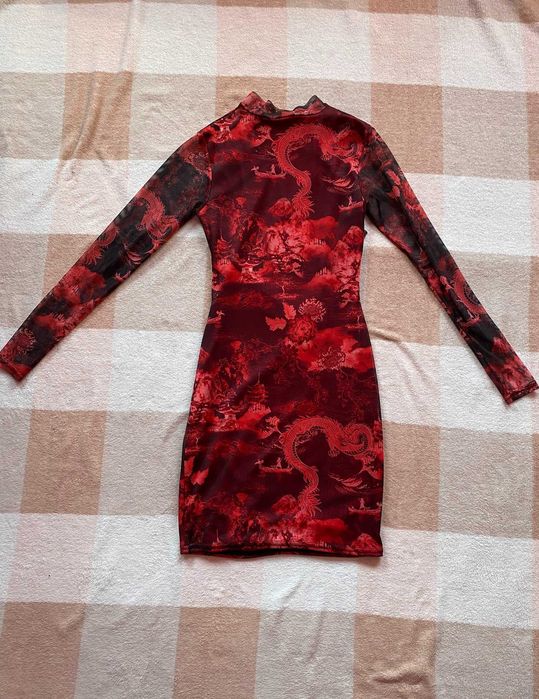 Sukienka w smoki pretty little thing alternative